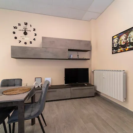 Casa Meme - Trilocale Elegante 格鲁格里亚斯科